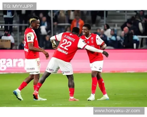 法乙联赛精彩对决兰斯主场迎战尼姆队全力争胜 法乙联赛精彩对决兰斯主场迎战尼姆队全力争胜