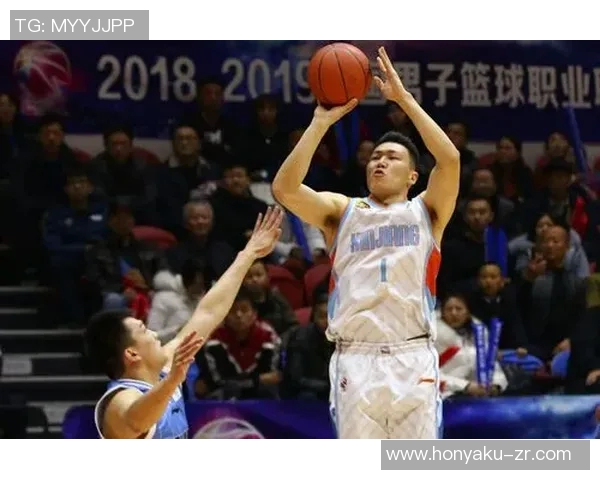 李根:从篮球场上的拼搏到人生路上的坚持与成长