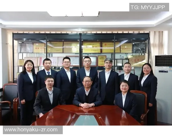 重庆足球队转型之路揭秘：从传统强队到现代足球新标杆的蜕变之旅